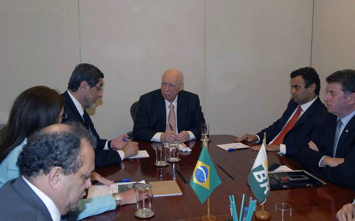 Governador defende planta da Petrobras em Uberaba