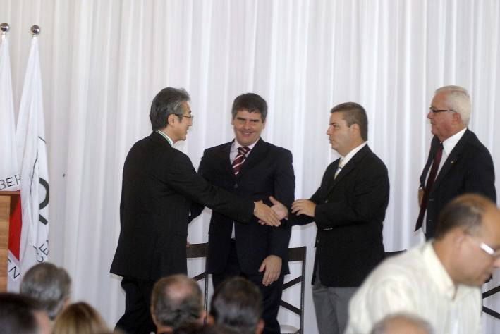 Governador participa de posse do novo presidente da Cenibra