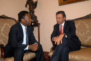 Governador Aécio Neves se reúne com Pelé 