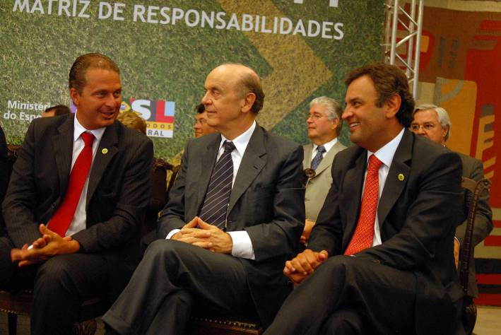 Governador assina Termo de Compromisso da Copa de 2014