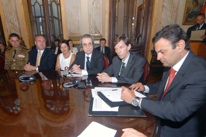 Governador assina convênio com o Governo da Espanha
